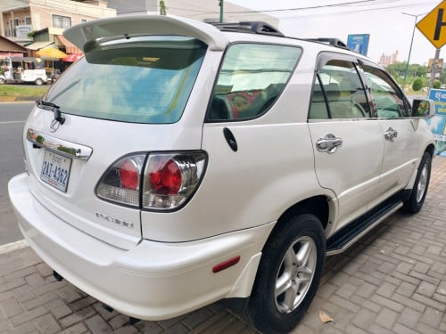 Lexus Rx 300 full Option p 2