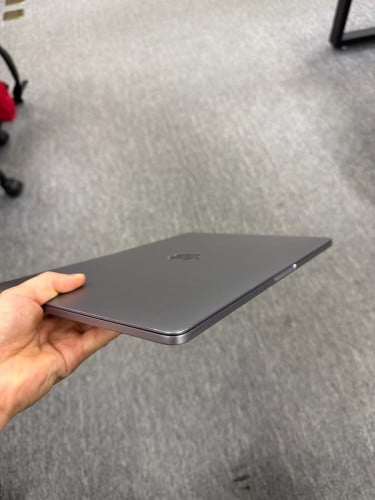 Macbook Pro 2017 512G លក់ធូរៗ 245$