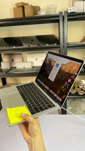 Macbook Pro Year2019 Touch Bar
