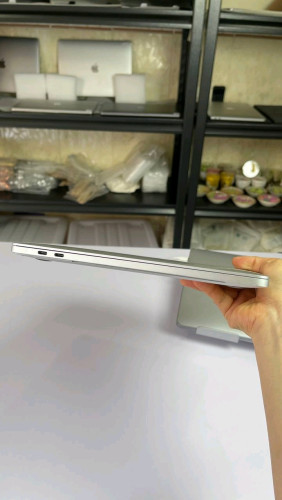 Macbook Pro Year2019 Touch Bar