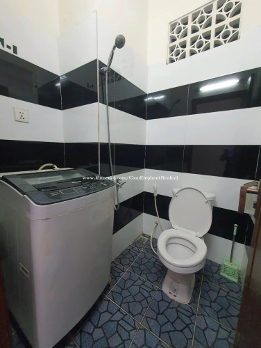 Nice 1Bedroom +2Baths Apartment Big balcony Russian Market