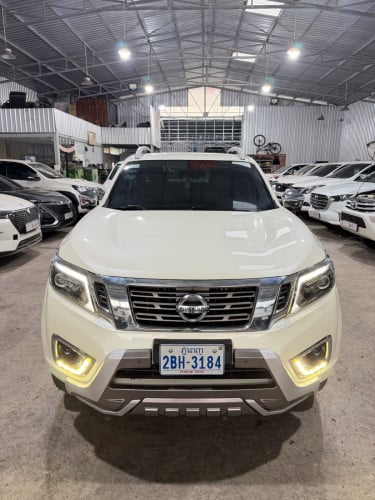 Nissain Navara 2020