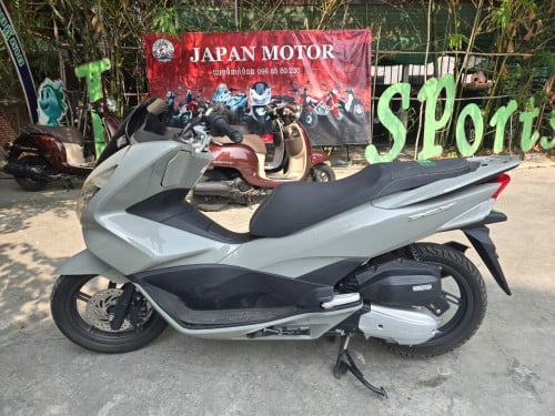 PCX125cc ទើបមកដល់ពីប្រទេសជប៉ុនមកឃ្លាំងយើងខ្ញុំ