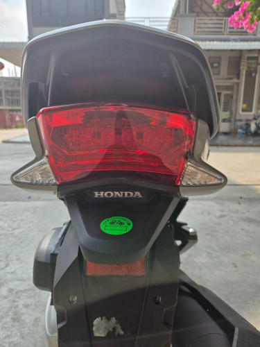 PCX125cc ទើបមកដល់ពីប្រទេសជប៉ុនមកឃ្លាំងយើងខ្ញុំ