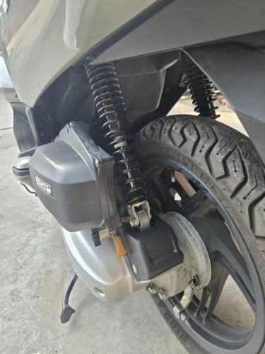 PCX125cc ទើបមកដល់ពីប្រទេសជប៉ុនមកឃ្លាំងយើងខ្ញុំ