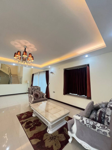 Penthouse 5Bedroom For rent
