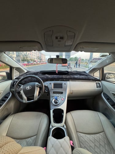 PRIUS 2012 siliver ឡានមូល 🚗 ✅