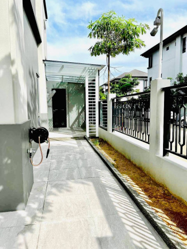 Queen villa for rent