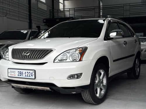 Rx 330 2004 Half Full ប៉ុងមួយ ក្នុងលឿង