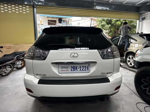 Rx 330 2004 Half Full ប៉ុងមួយ ក្នុងលឿង