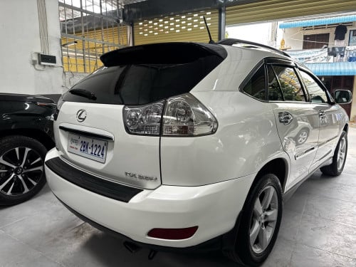 Rx 330 2004 Half Full ប៉ុងមួយ ក្នុងលឿង