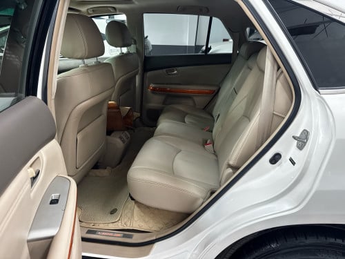 Rx 330 2004 Half Full ប៉ុងមួយ ក្នុងលឿង