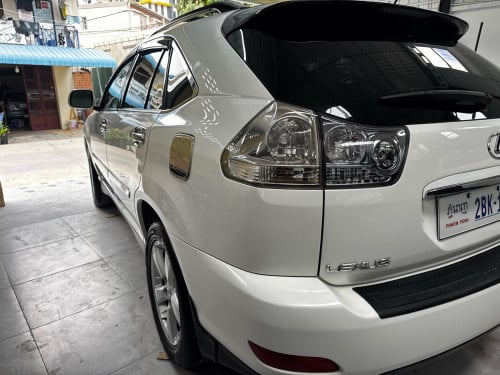 Rx 330 2004 Half Full ប៉ុងមួយ ក្នុងលឿង