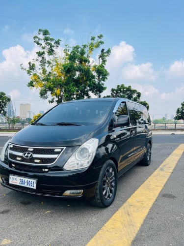 Starex 08 បេីកដំបូល(បង់រំលស់100%)