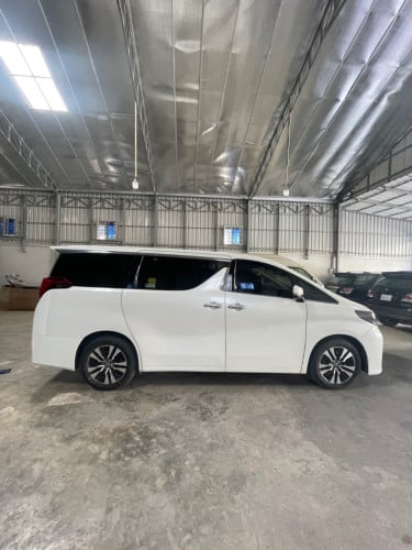 Toyota Alphard 2018 V6 3.5 សំរាប់លក់