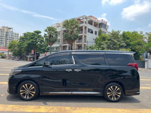 Toyota Alphard V6 (បង់រំលស់100%)