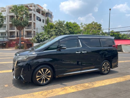 Toyota Alphard V6 (បង់រំលស់100%)