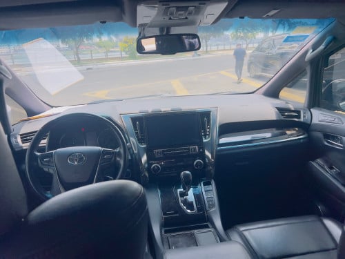 Toyota Alphard V6 (បង់រំលស់100%)