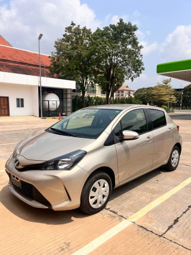 Toyota Vitz015