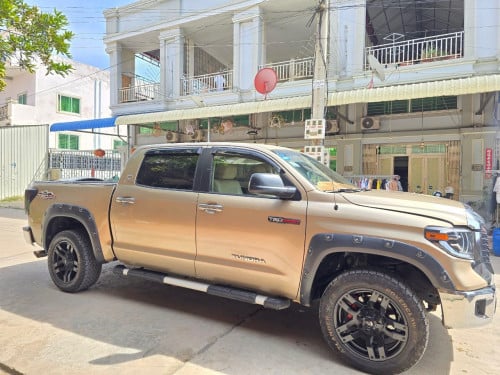 Tundra 07up 21 ទ្បានស្អាត អត់បុកបះ កង់ថ្មី4គ្រប់ ម៉ាសីុនមិនដែរជុសជុល