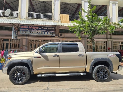 Tundra 07up 21 ទ្បានស្អាត អត់បុកបះ កង់ថ្មី4គ្រប់ ម៉ាសីុនមិនដែរជុសជុល