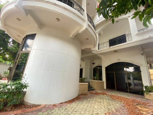 Villa for Rent on Main Road – Street 214, Sangkat Chaktomuk, Daun Penh