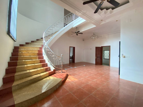 Villa for Rent on Main Road – Street 214, Sangkat Chaktomuk, Daun Penh