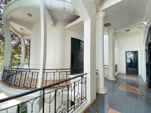 Villa for Rent on Main Road – Street 214, Sangkat Chaktomuk, Daun Penh