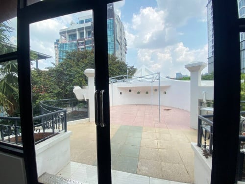 Villa for Rent on Main Road – Street 214, Sangkat Chaktomuk, Daun Penh