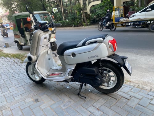 Yamaha QBIX 2018កាតគ្រី