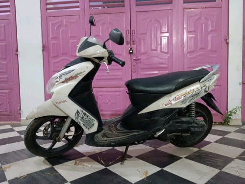 Yamaha with registration card