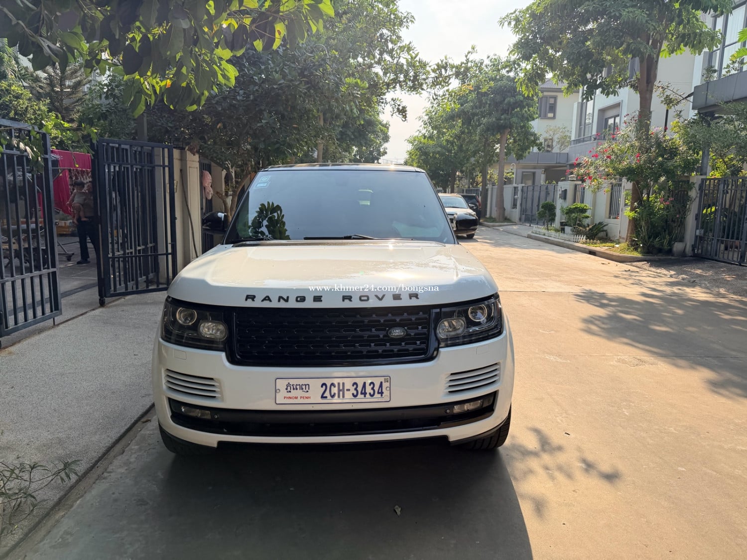 រថយន្តលក់ស្លាកលេខខ្ពស់ លេខកម្មង់ ម៉ាសុីនតាន់ មិនដែលរើទាល់តែសោះ
