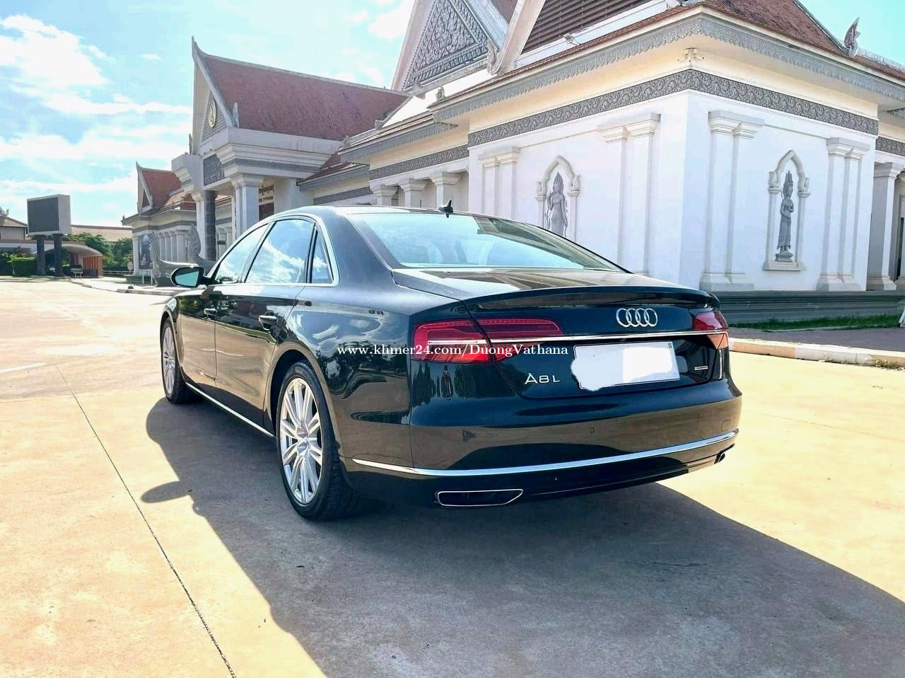 Audi A8L 2015