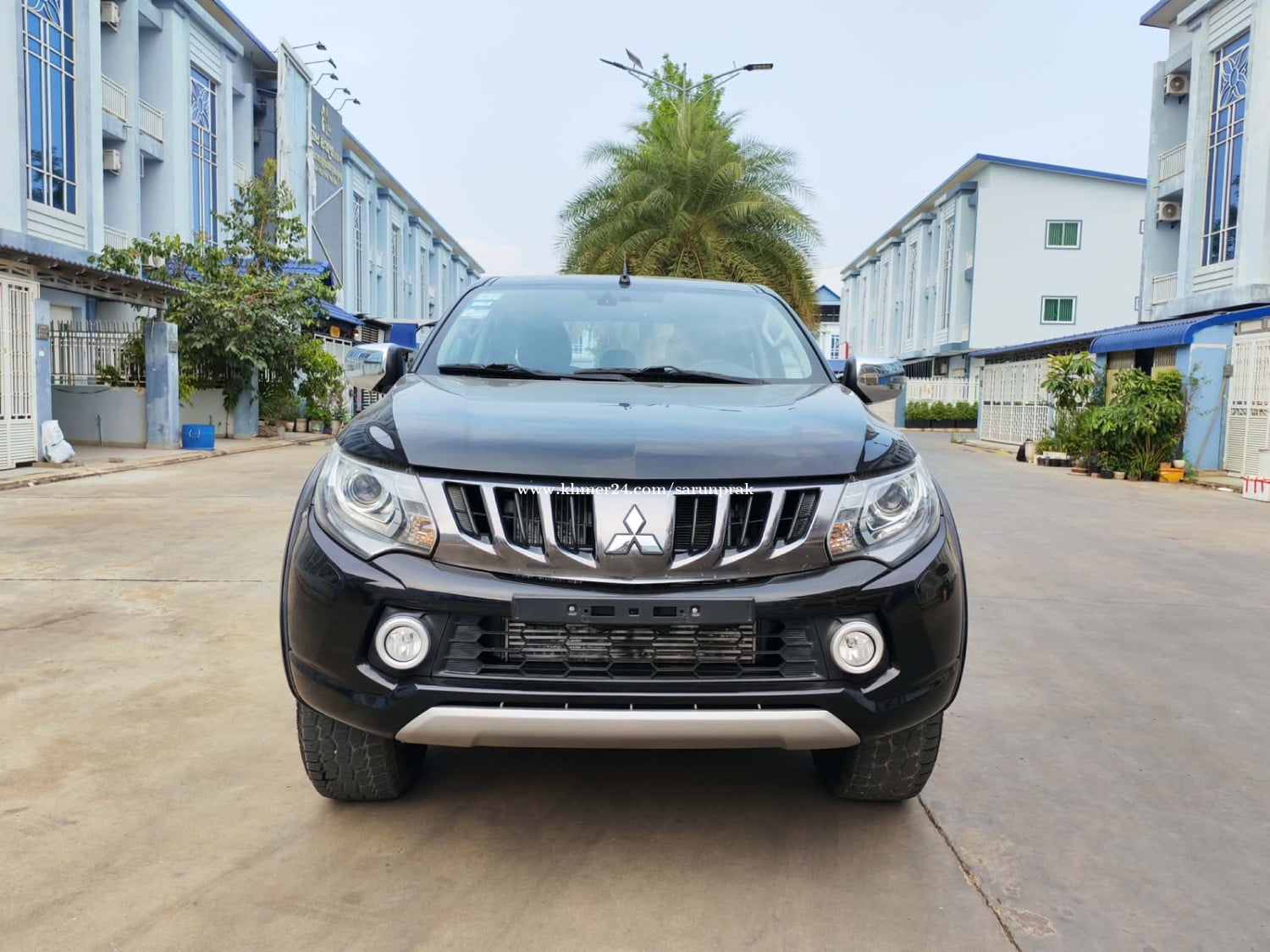 Mitsubishi Triton ឆ្នាំ2018 អូតូប៉ុងពីរម៉ាស៊ីនធំថ្នាំហ្សុីន90
