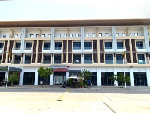 ផ្ទះអាជីវកម្មលក់ក្នុងបុរីរុងរឿង