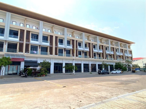 ផ្ទះអាជីវកម្មលក់ក្នុងបុរីរុងរឿង