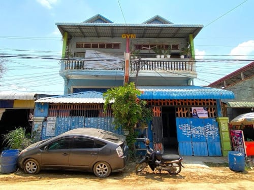 ផ្ទះអាជីវកម្មលក់បន្ទាន់ខ្លាំង ទីតាំងនៅសែនសុខ