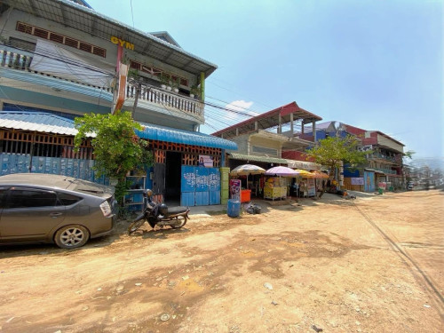 ផ្ទះអាជីវកម្មលក់បន្ទាន់ខ្លាំង ទីតាំងនៅសែនសុខ