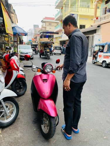 ម៉ូតូថ្មី