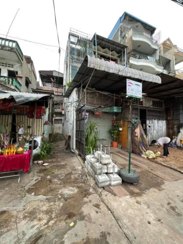 ផ្ទះលក់ជិតផ្សារច្បារអំពៅ