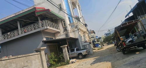 ផ្ទះល្វែងឯកជនលក់ ក្បែរផ្សារទួលពង្រ