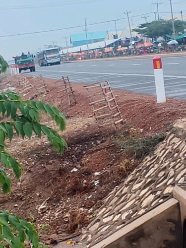 ដីផ្ទះលក់បន្ទាន់