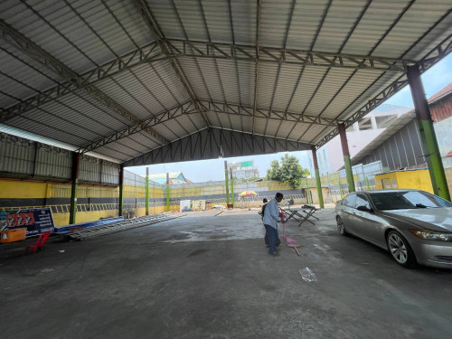 ឃ្លាំងសម្រាប់ជួលនៅជ្រោយចង្វារ