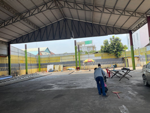 ឃ្លាំងសម្រាប់ជួលនៅជ្រោយចង្វារ
