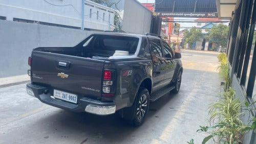 ឡានស្អាតមិនសូវប្រេី Chevrolet Colorado LTZ 2017