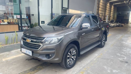 ឡានស្អាតមិនសូវប្រេី Chevrolet Colorado LTZ 2017