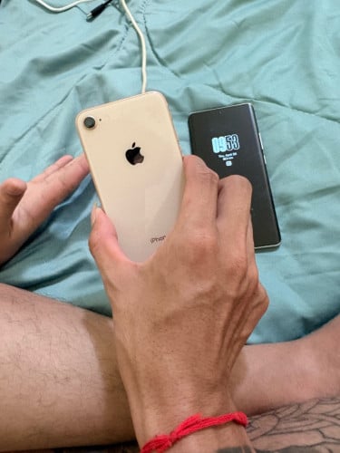 លក់ iphone 8