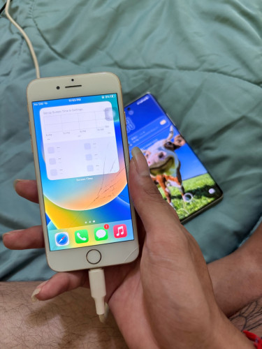លក់ iphone 8