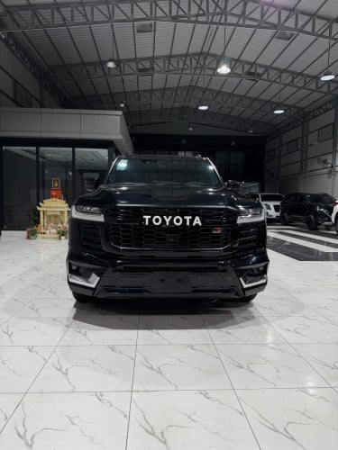 លក់​ Land Cruiser 023 GR.Sport full optionកប់​ ធានា​ថ្នាំ​សុីនមួយជុំ​ ម្ចាស់ដេីម​ផ្ទាល់​