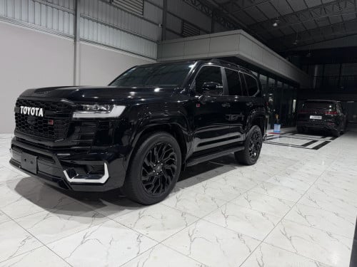 លក់​ Land Cruiser 023 GR.Sport full optionកប់​ ធានា​ថ្នាំ​សុីនមួយជុំ​ ម្ចាស់ដេីម​ផ្ទាល់​